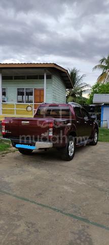2015 Isuzu D-MAX 3.0 V-CROSS 4x4 (A) - 2