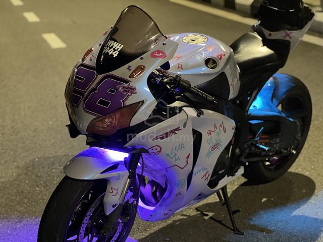 FOR SALE: Honda CBR1000RR SC59 - photo 9 of 10