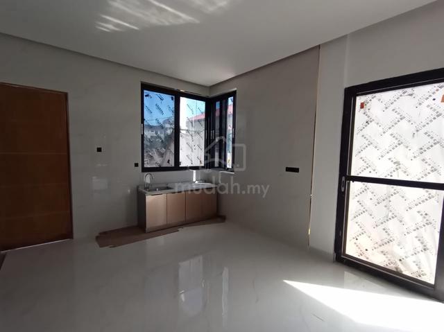 SALE KK Kg Likas 5Bedroom 3-Storey Semi-D House CL 99 years 3500 sq ft 1