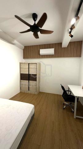 All Male Only. Big Middle Room for Rent @ Georgetown 1