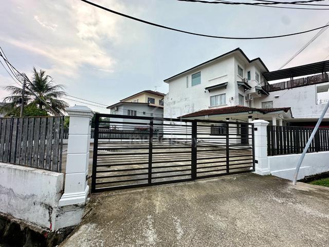 COENER Lot Freehold 1.5 Storey Townhouse at Taman Bukit Cheng Melaka 1