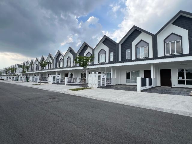 Facing Open | Freehold | 4b 3b | Double Storey Eco Forest, Semenyih 1