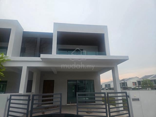Villa aster double semi detach corner , aster villa , pearl City 1