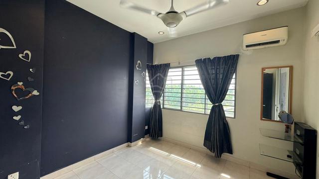 Room for Rent @ Lagoon Suites, Kota Kemuning, Shah Alam 1