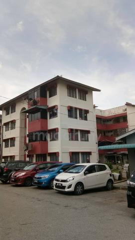 Flat Taman Perling 1