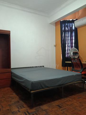 bukit OUG condo medium room to let 1