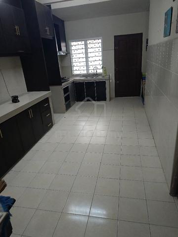 The house is located in a very strategic area, with the distance to th 1