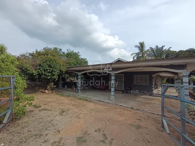 rumah beserta tanah untuk dijual 1