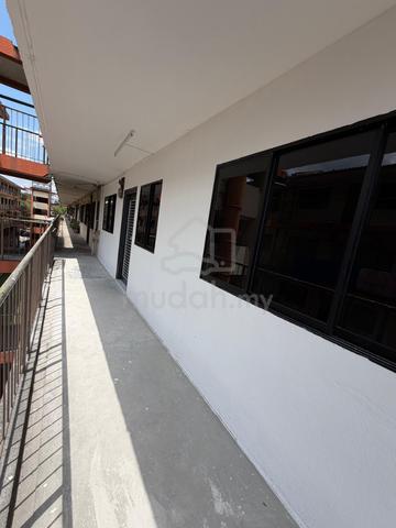Flat Taman Cempaka Tampoi 1