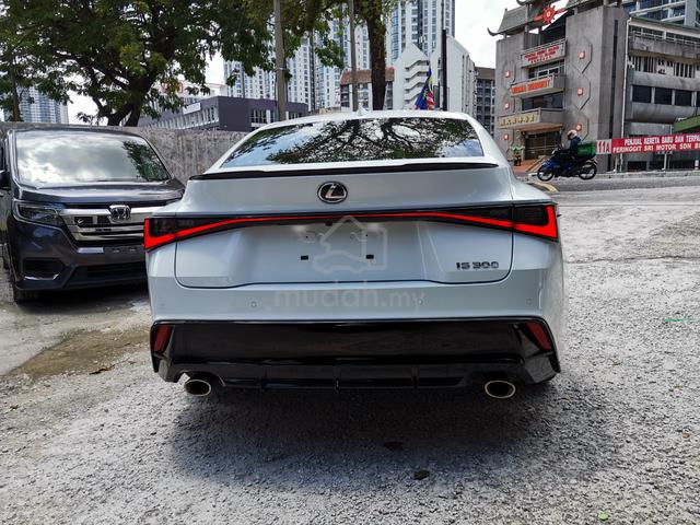 2023 Lexus IS300 2.0 F-SPORT RED INTERIOR - 4