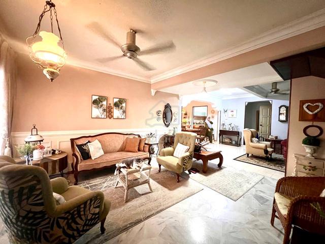 RUMAH CANTIK Corner Lot Double Storey Bandar Baru Ampang 3