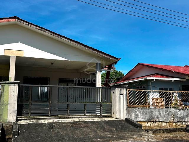 CORNER, Teres Setingkatt, BATU 13 1