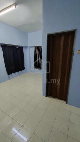 Bilik Room Single Bedroom Dataran Otomobil Seksyen 15 Shah Alam 1
