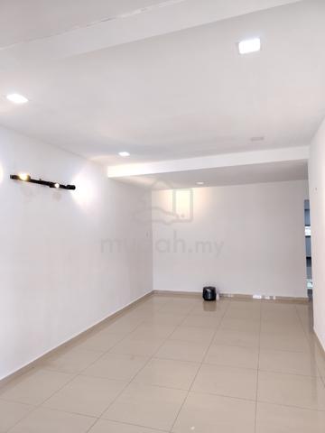1.5 Storey CORNER Lot @ Jalan Simbang, Taman Perling (Renovated) 1
