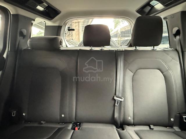 2023 Land Rover DEFENDER 2.0 P300 360 S/Step 5Seat - 4