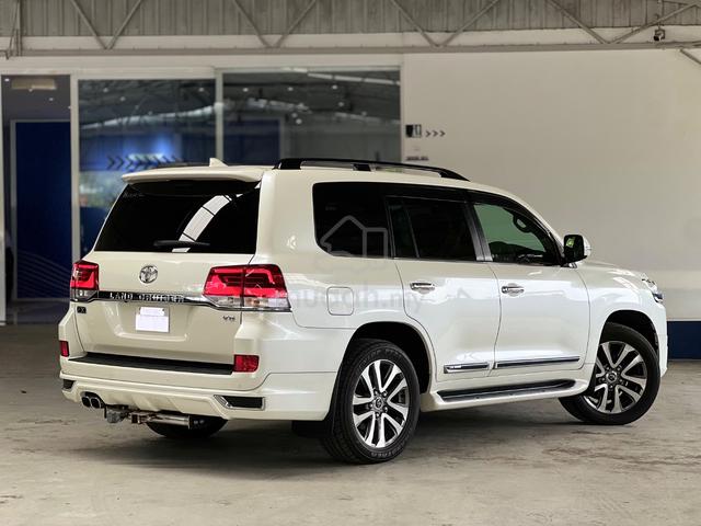 2021 Toyota LANDCRUISER 200 4.6 ZX Modellista - 4