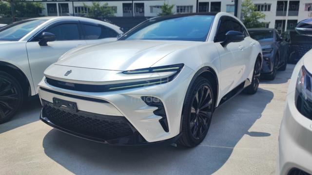 2024 Toyota CROWN 2.5 SPORT Z PANO-ROOF - 1