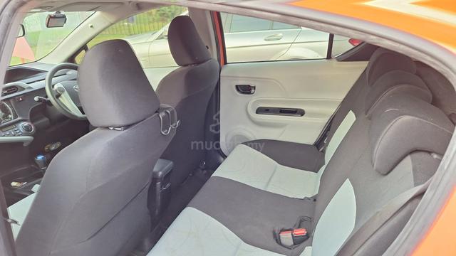2012 Toyota PRIUS C 1.5 (HYBRID) NHP10R (A) - 4