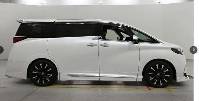 2025 Toyota ALPHARD 2.5 Hybrid Exe. LOUNGE (NEW) - 3