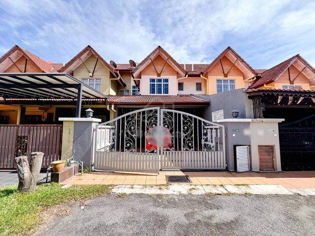 Renovated & Good condition 2 Storey Terrace Taman Puncak Saujana 1