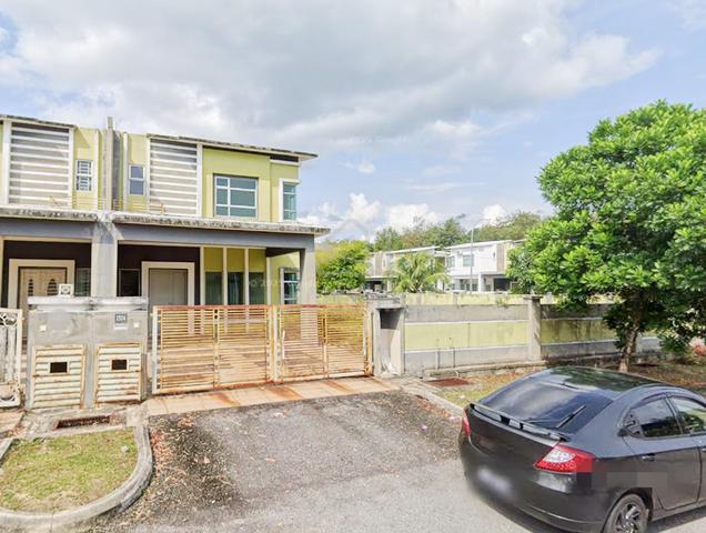 Bank Auction Property - Semi Detached House Corner Lot 1