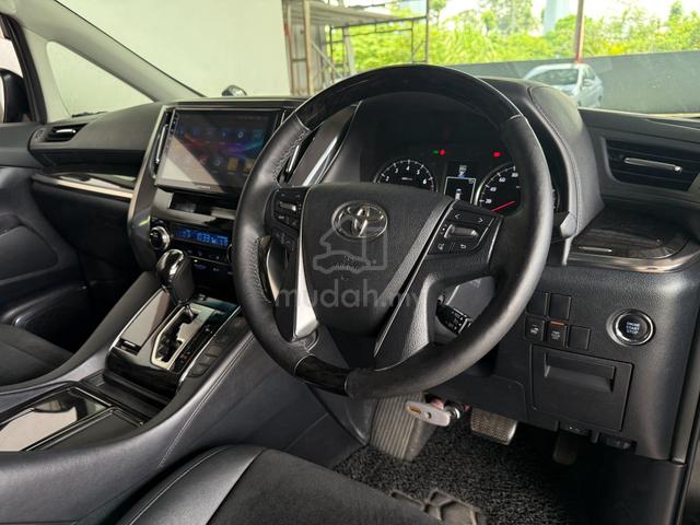 Toyota Alphard 2.5 SC (A) Full Premium Spec Mpv - 3