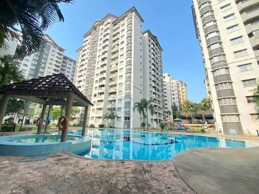 Master Bedroom Available at Puncak Seri Kelana Condo 1
