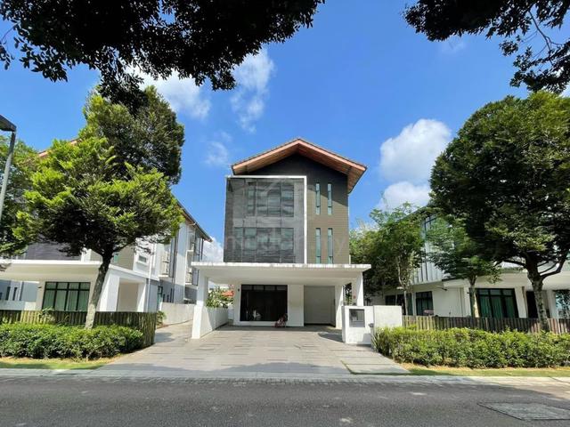 Senibong Cove Isola Grandeur. Nicely renovated bungle house 1