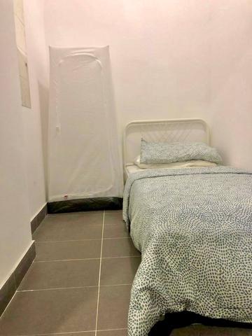 SMALL ROOM 7 Tree SEVEN RESIDENCE KAJANG 1KM MRT STATION FEMALE 1