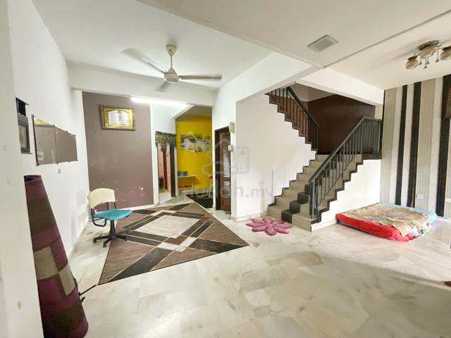 FACING OPEN Double Storey Terrace House Taman Puncak Utama, Kajang 1