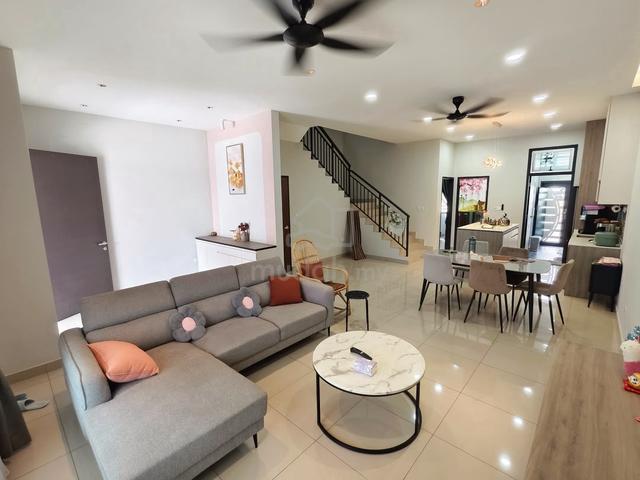 Iconia Garden Impian Emas Double Storey Terrace House Fully Renovated 1