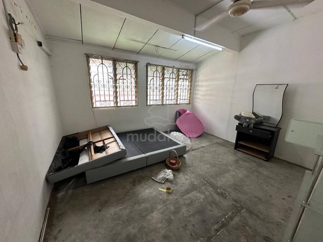 Bandar Selesa Jaya, Skudai, Double Storey low cost, Original unit 1