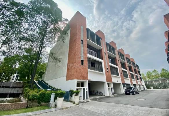 cheap 3.5 storey terrace villa senja rawang with pool lift 1