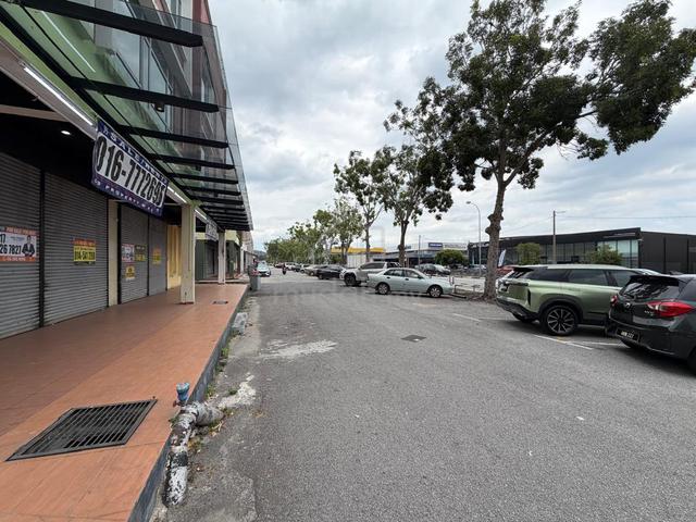 CORNER LOT! 3 Storey Shoplot Mainroad Taman Teknologi Cheng Melaka 1
