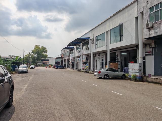 Selesa Jaya Industri Jaya 1.5 Storey Terrace Factory Adjoining Unit 1