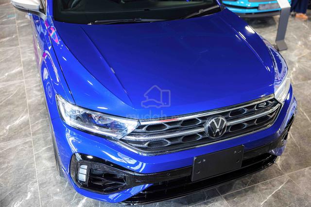 2023 Volkswagen T-Roc R with Panaromic Roof 300hp - 4