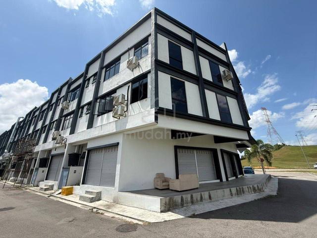Ulu Tiram Bandar Cemerlang Corner 3 Storey Shop Lot Ground Floor Rent 1