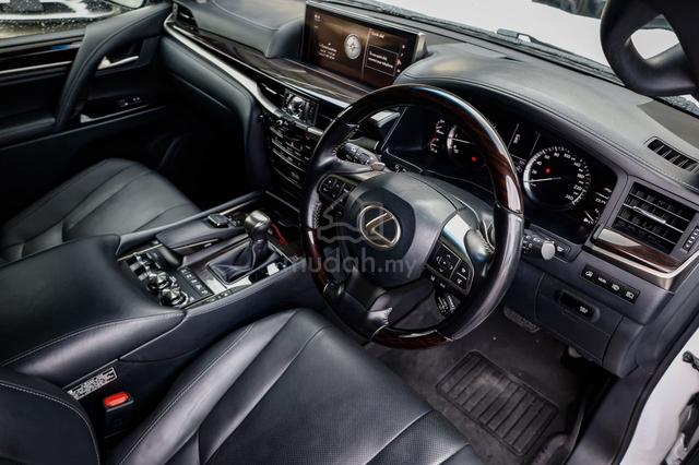 2019 Lexus LX570 5.7 *30k KM *Full *F-Sport - 3