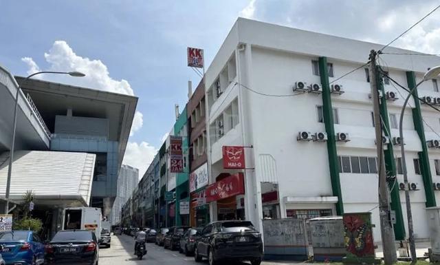 Taman Pertama,Cheras 3.5 Storey Shoplot for Sales 1