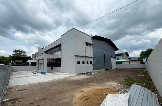 Demak Laut semi-D warehouse for rent 1