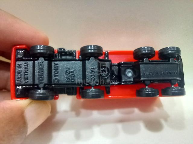 Tomica Hino Profia Red Container Trailer Tomica - photo 6 of 6