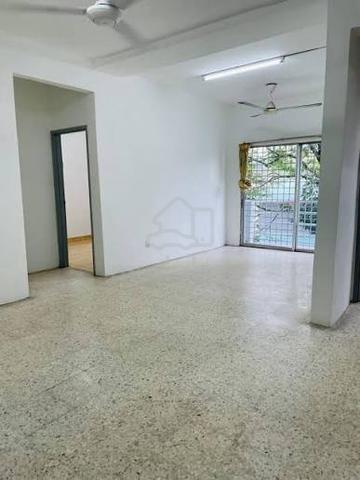 Kenari Court 1
