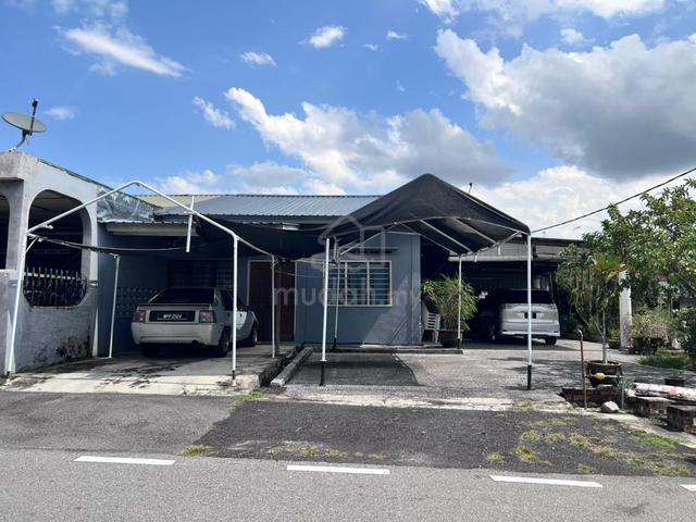 Corner Lot, Taman Indah, Simpang Renggam, Johor 1