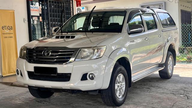 2014 Toyota HILUX 2.5 G VNT (A) - 2
