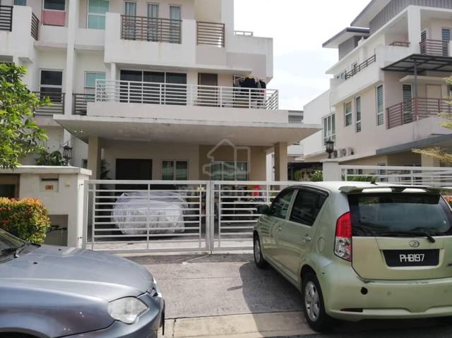semi D Regency park Rawang 6R/6B for rent 1
