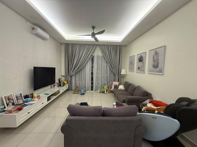 Jalan Flora Wisteria Rimbayu - Renovated & Good Condition 1