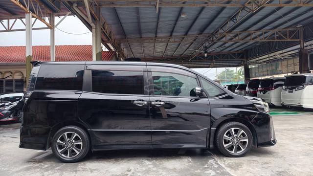 2019 | 2022 Toyota VOXY 2.0 ZS KIRAMEKI MPV NOAH - 5