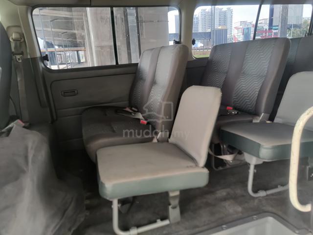 2011 Nissan Urvan (3.0) Window Van 14 seat - 5