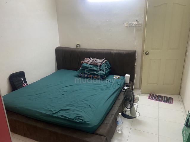 Room for rent 1