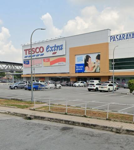 Bandar Puchong Industrial Land For Sale Main road Corner 1